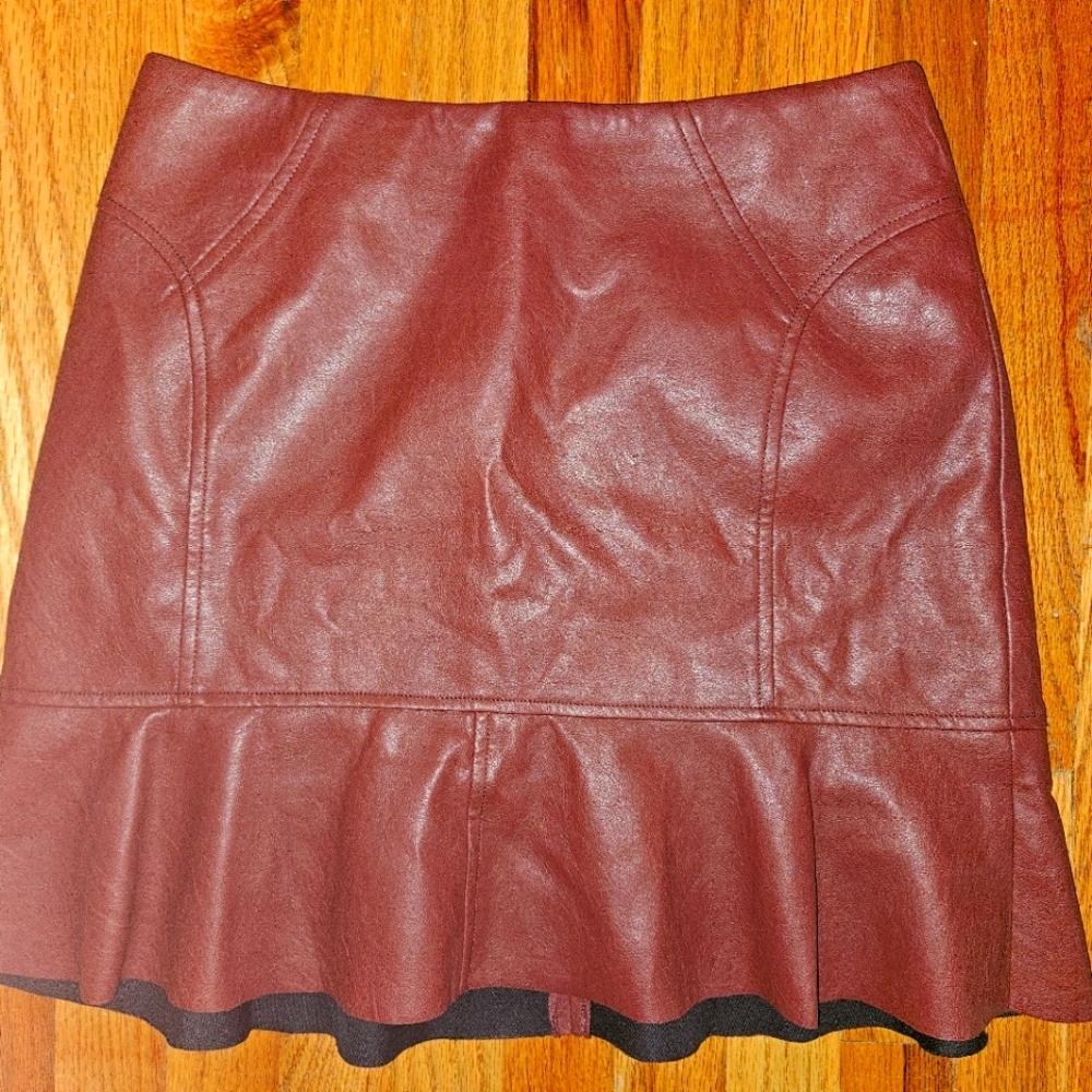 BCBG MAXAZRIA Faux Leather Peplum Skirt Sz M